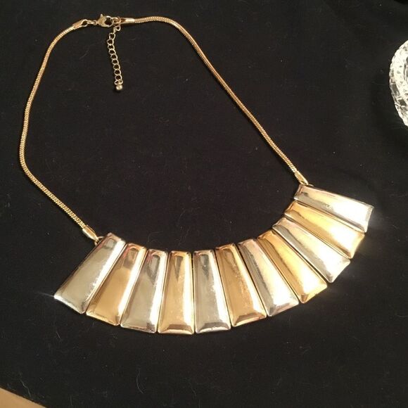 Silver and Goldtones Fan Necklace - Picture 4 of 5